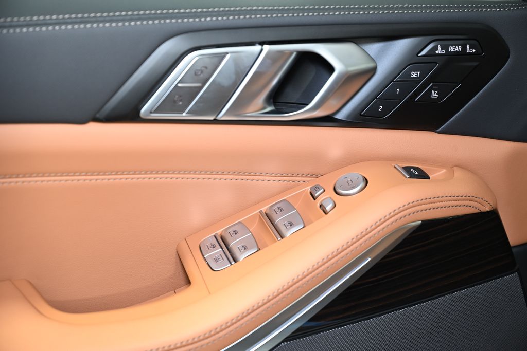 Thumbnail: 2026 BMW X7 - 22