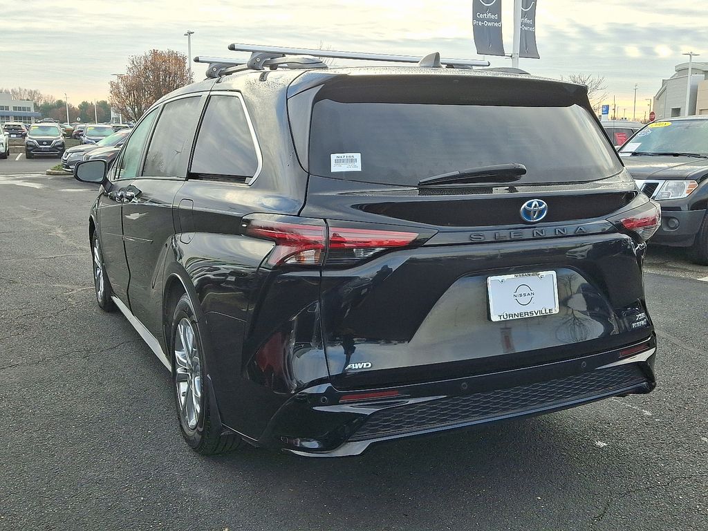 Thumbnail: 2022 Toyota Sienna - 4
