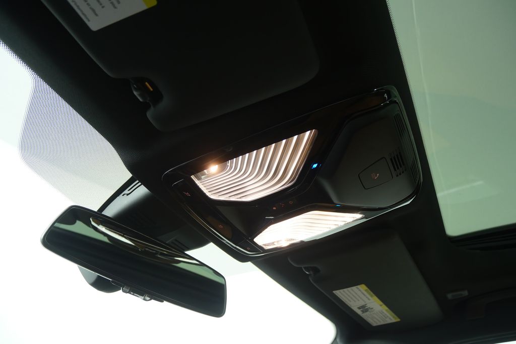 Thumbnail: 2024 BMW 3 Series - 24