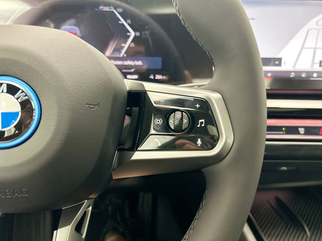 Thumbnail: 2026 BMW i5 - 12