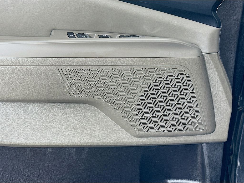 Thumbnail: 2025 Kia Carnival - 19