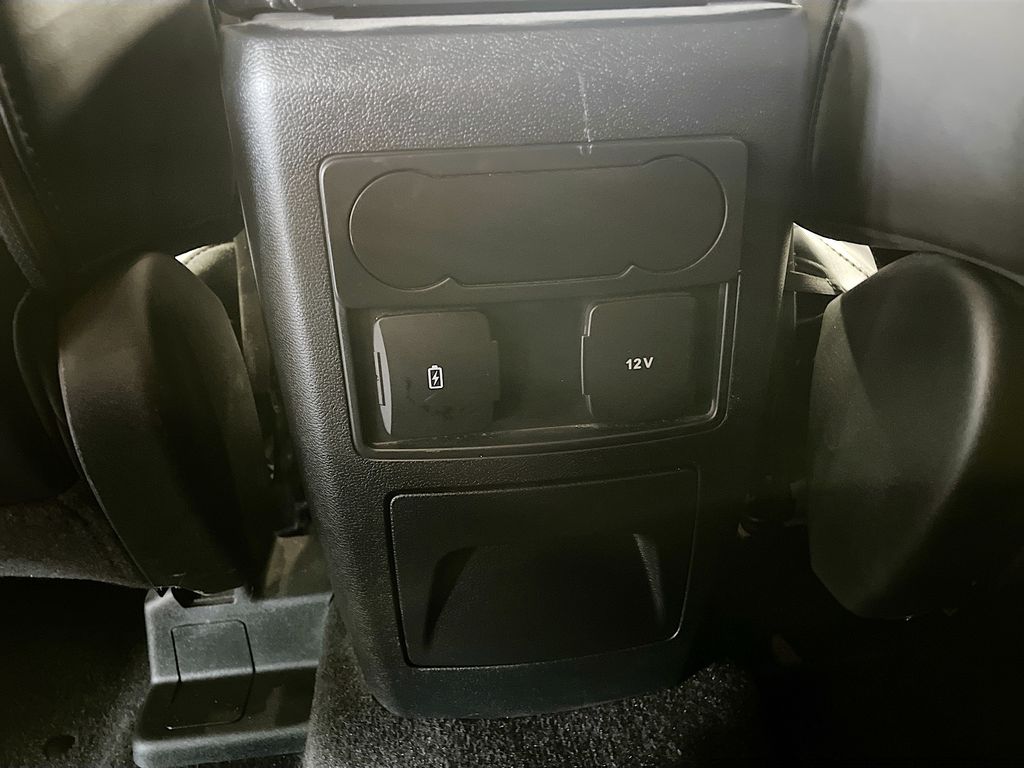 Used 2023 Black Metallic Ford XLT image 25