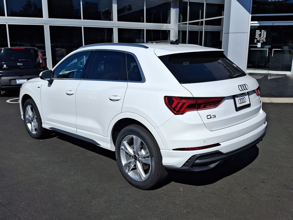 2024 Audi Q3  4