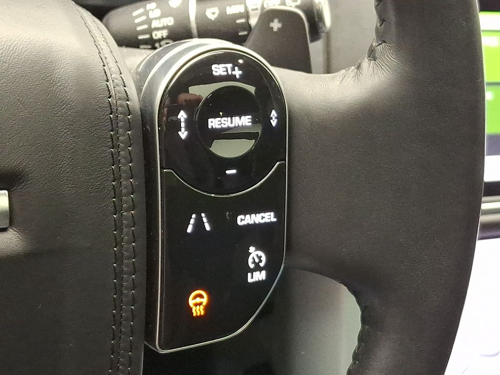 Thumbnail: 2018 Land Rover Range Rover - 24