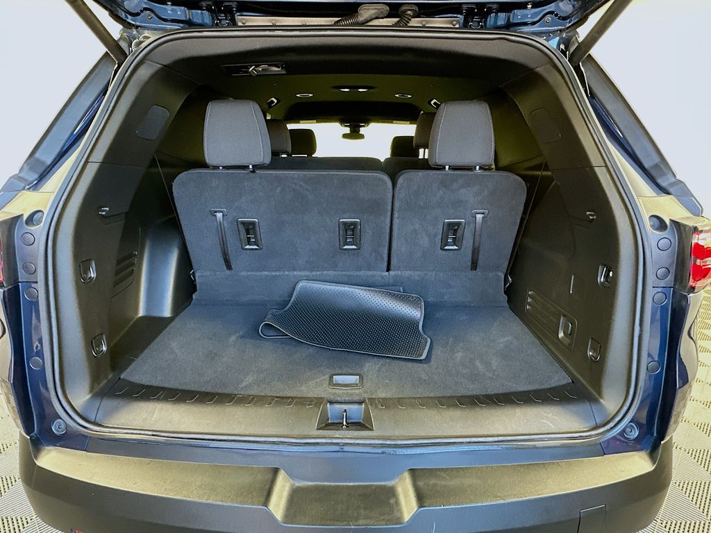 Thumbnail: 2023 Chevrolet Traverse - 24