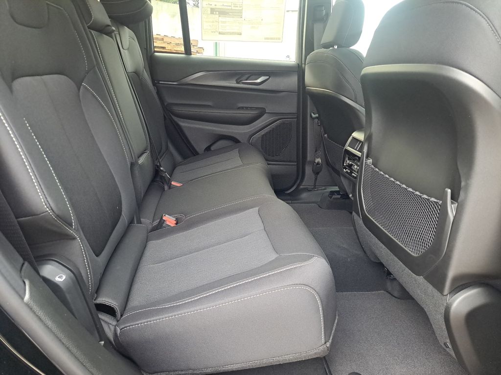 New Car 2025 Jeep Grand Cherokee  Laredo For Sale Under $35,000 In Austin, Texas