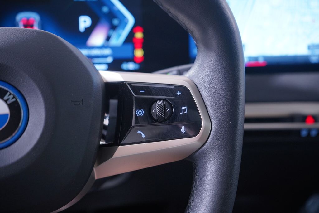 Thumbnail: 2023 BMW iX - 19