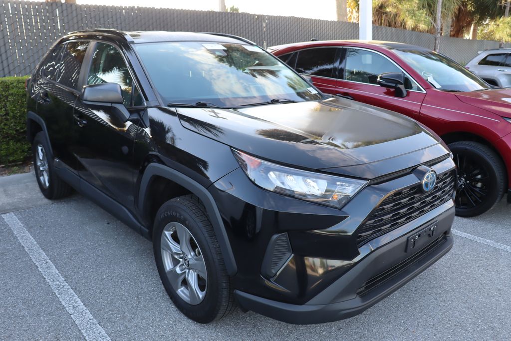 2022 Toyota RAV4 LE 6