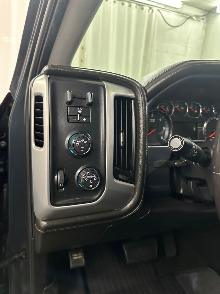 used 2018 GMC Sierra 1500 car, priced at $27,985