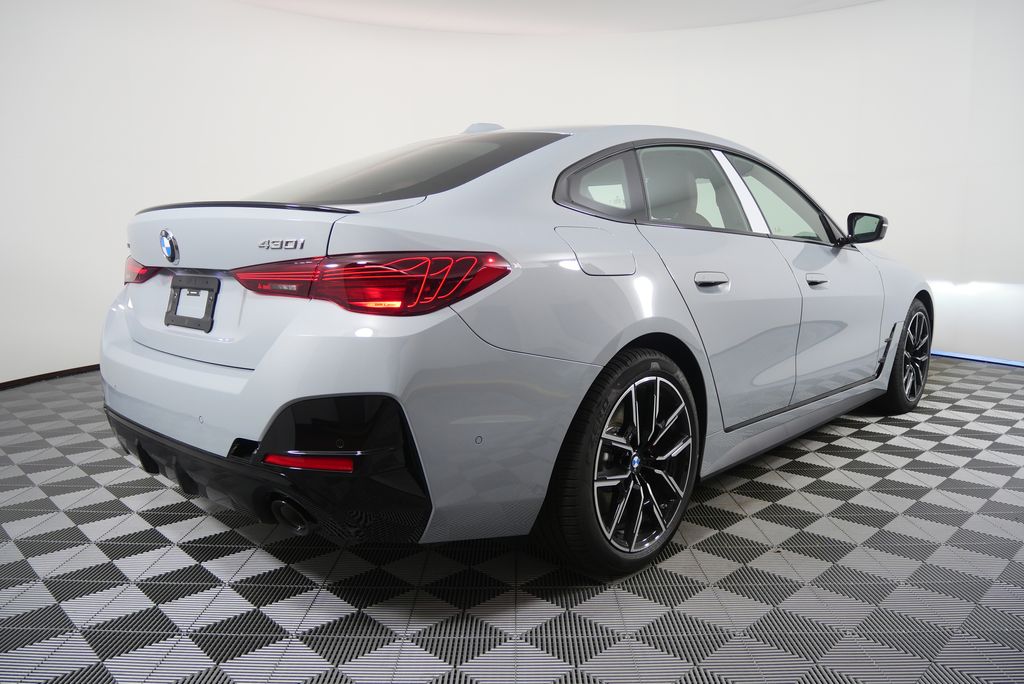Thumbnail: 2026 BMW 4 Series - 3
