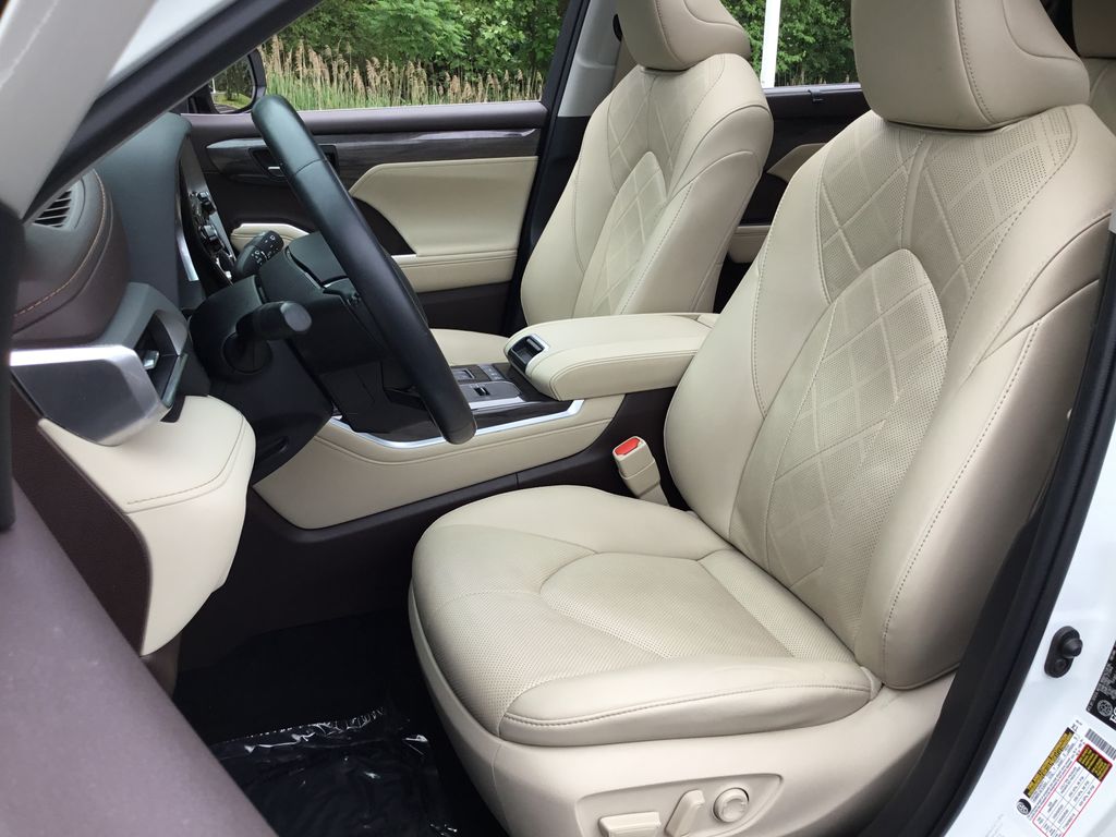 2021 Toyota Highlander Platinum 11