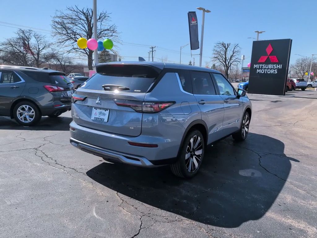 New 2026  Mitsubishi SE image 8