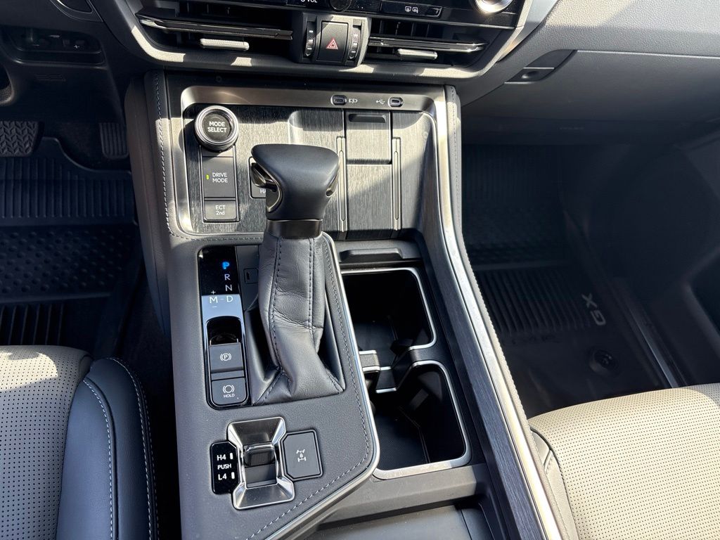 Thumbnail: 2025 Lexus GX - 16