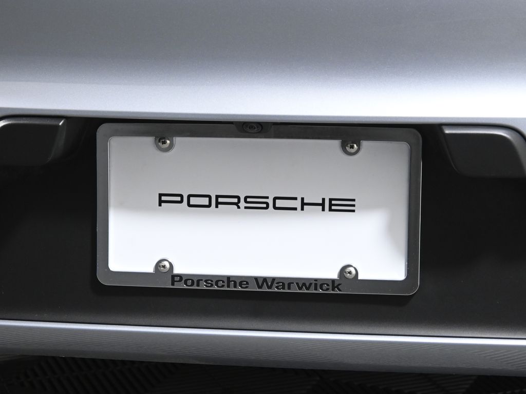 Thumbnail: 2022 Porsche 911 - 14