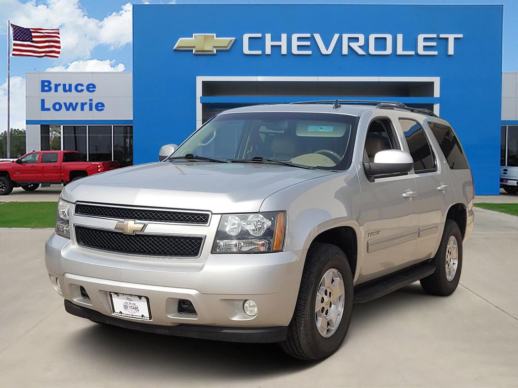 Sheer Silver Metallic 2011 Chevrolet Tahoe LT RWD SUV / Crossover 4X2 6-Speed Automatic Overdrive