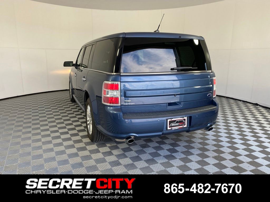 View vehicle photo 5