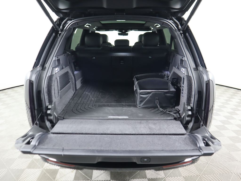 Thumbnail: 2025 Land Rover Range Rover - 30