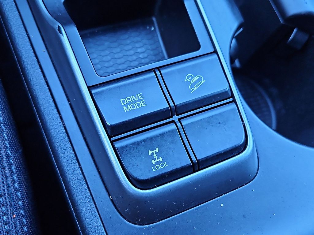 Thumbnail: 2016 Hyundai Tucson - 16