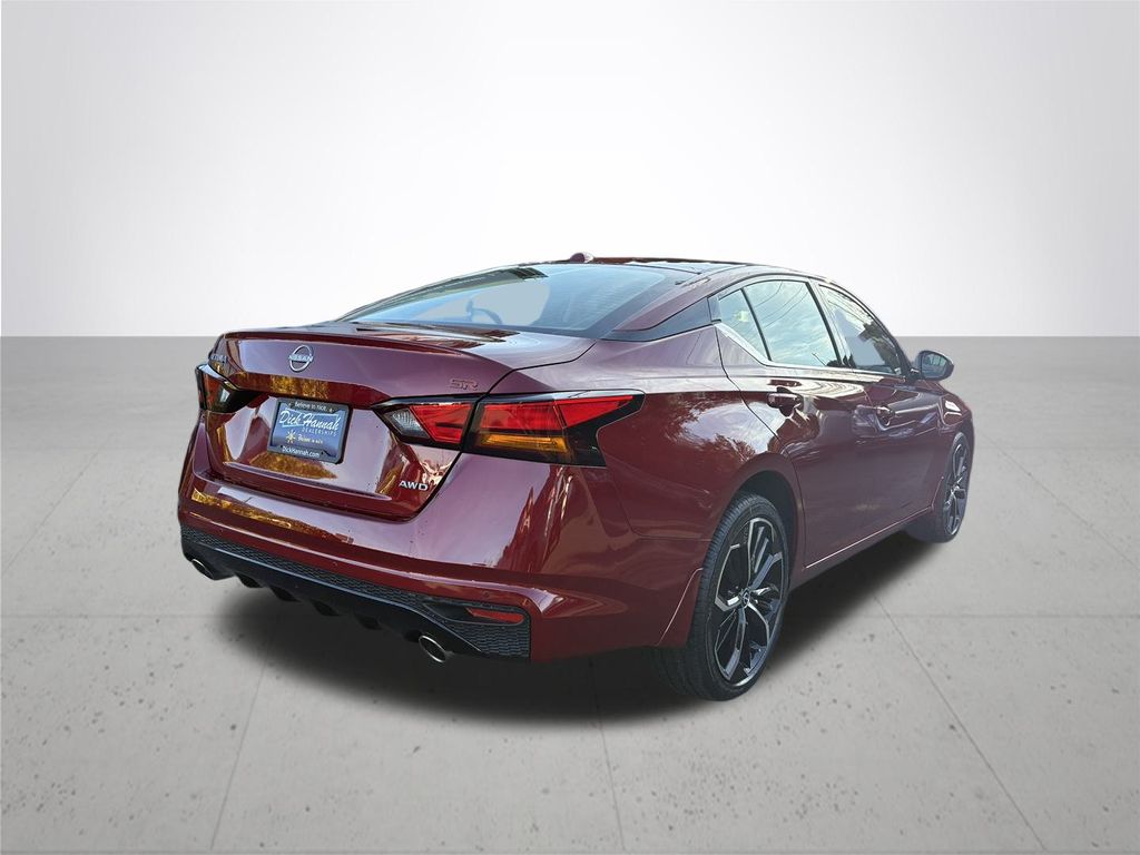 2025 Nissan Altima 2.5 SR