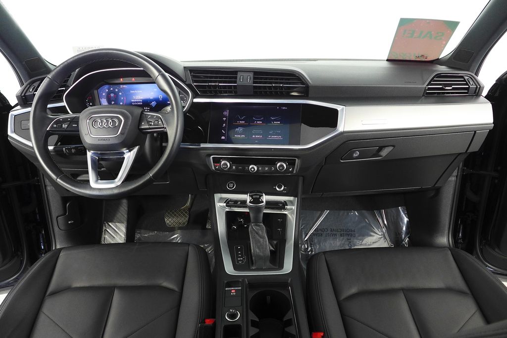 Thumbnail: 2021 Audi Q3 - 25