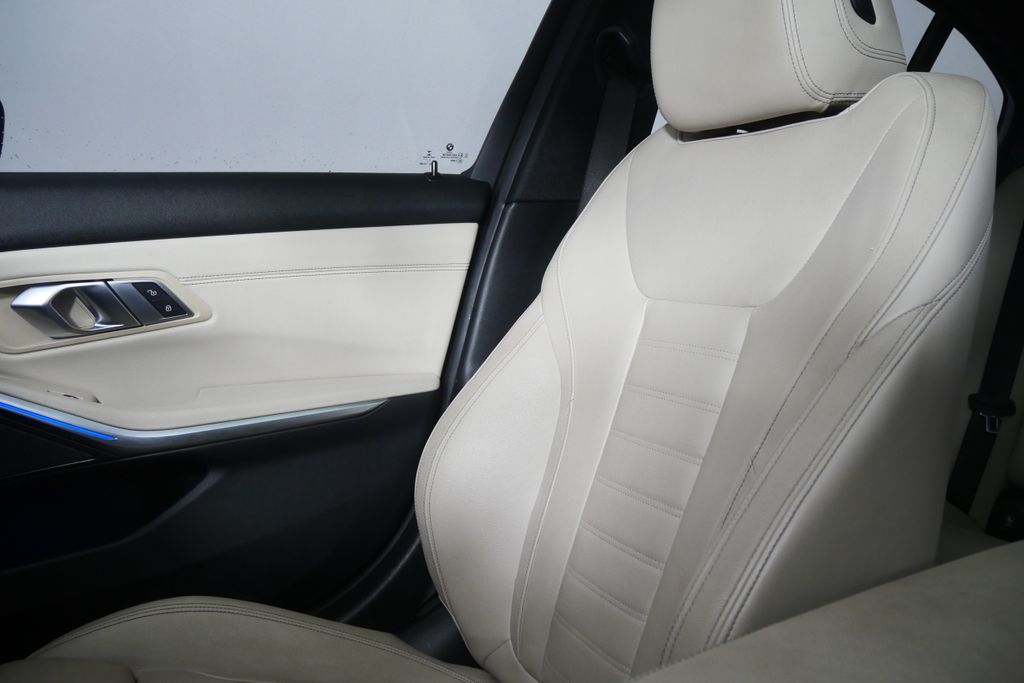 Thumbnail: 2022 BMW 3 Series - 26