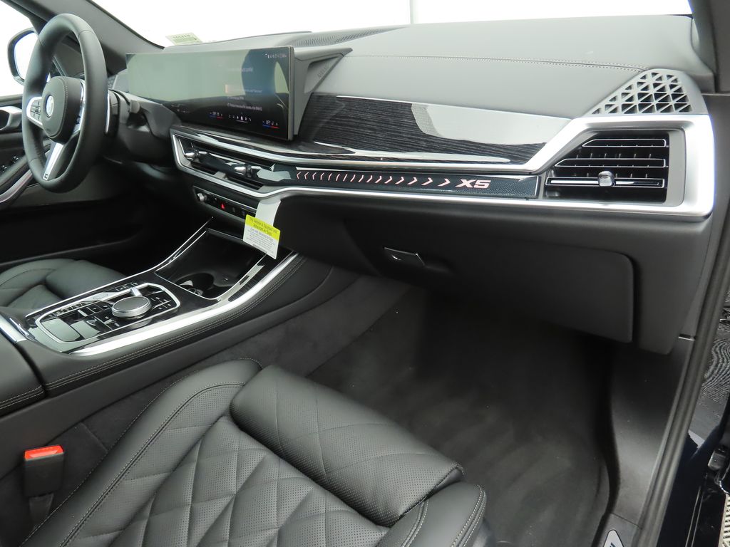 Thumbnail: 2026 BMW X5 - 17