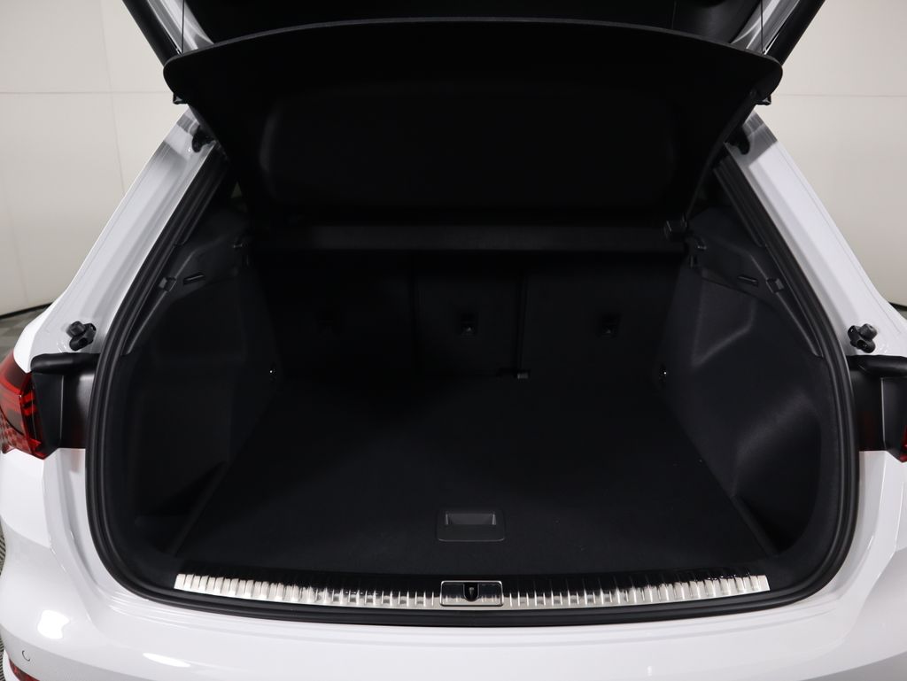 Thumbnail: 2025 Audi Q3 - 30