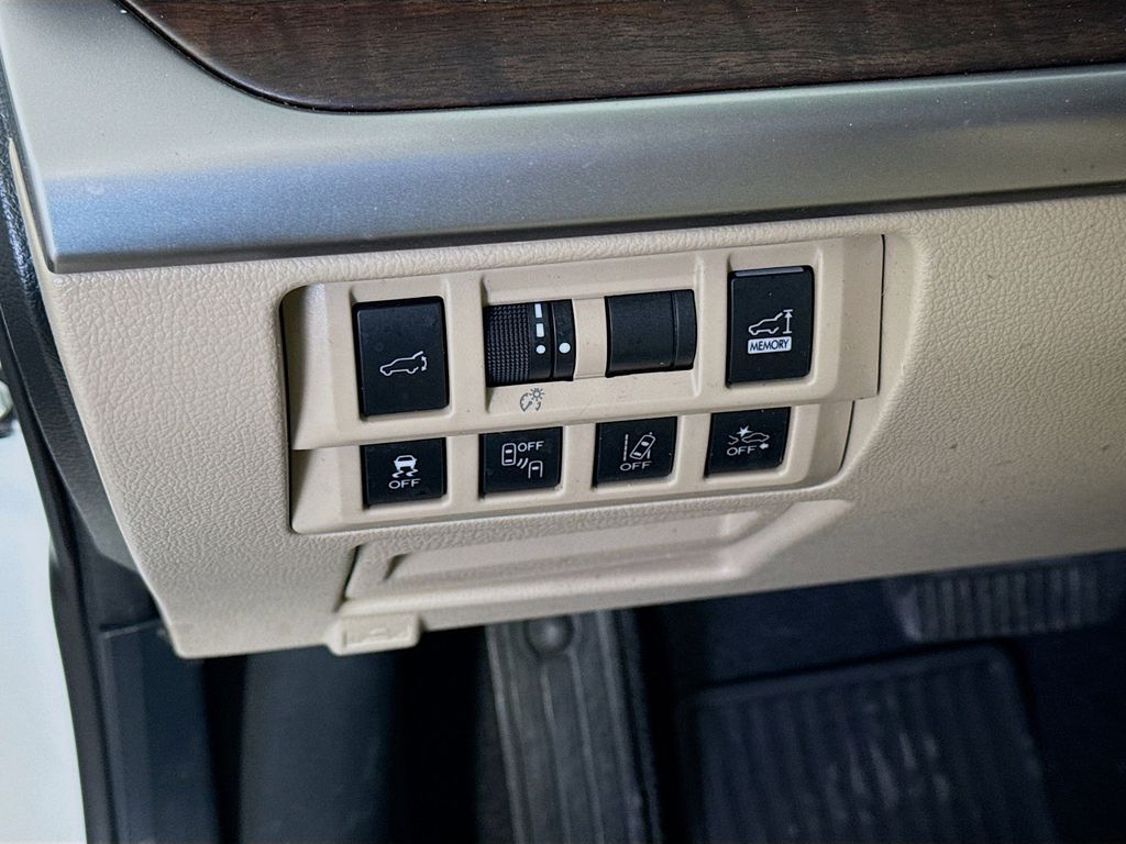 Thumbnail: 2019 Subaru Outback - 10