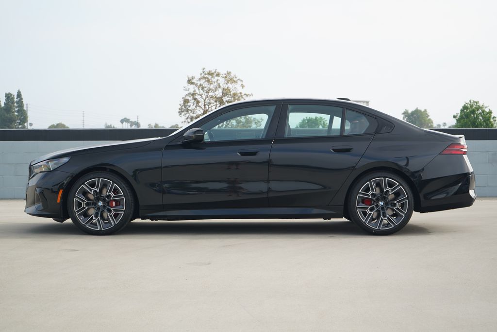 Thumbnail: 2026 BMW 5 Series - 4