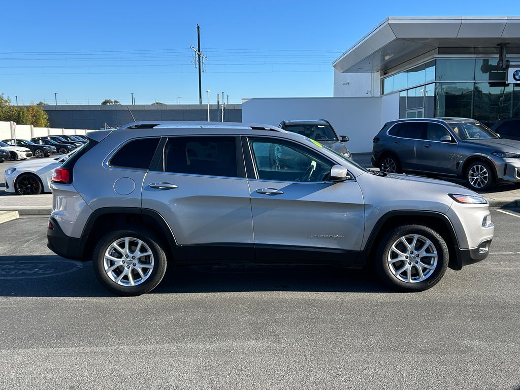 Thumbnail: 2016 Jeep Cherokee - 6