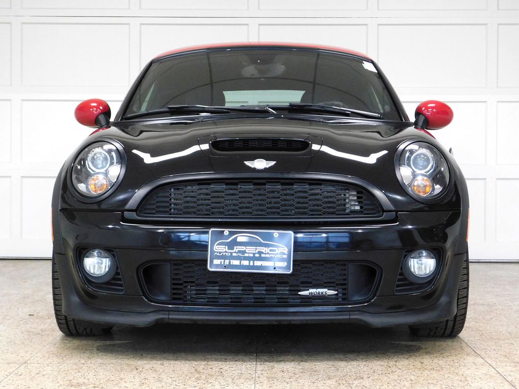 View vehicle photo 2