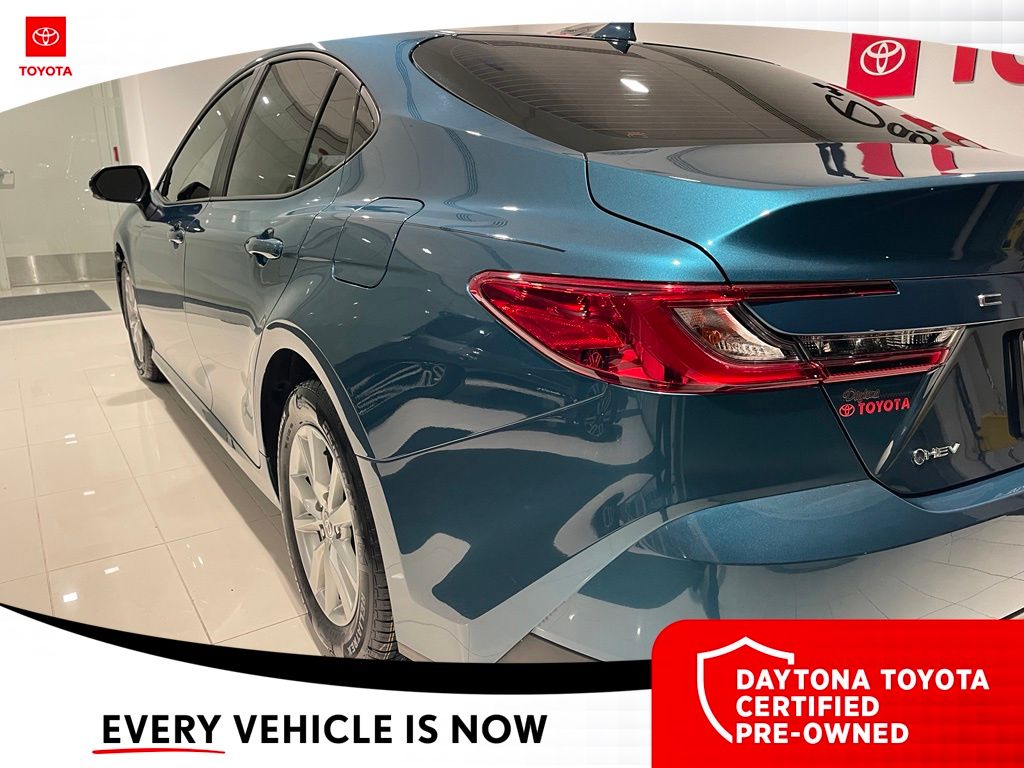 2025 Toyota Camry LE - Photo 19