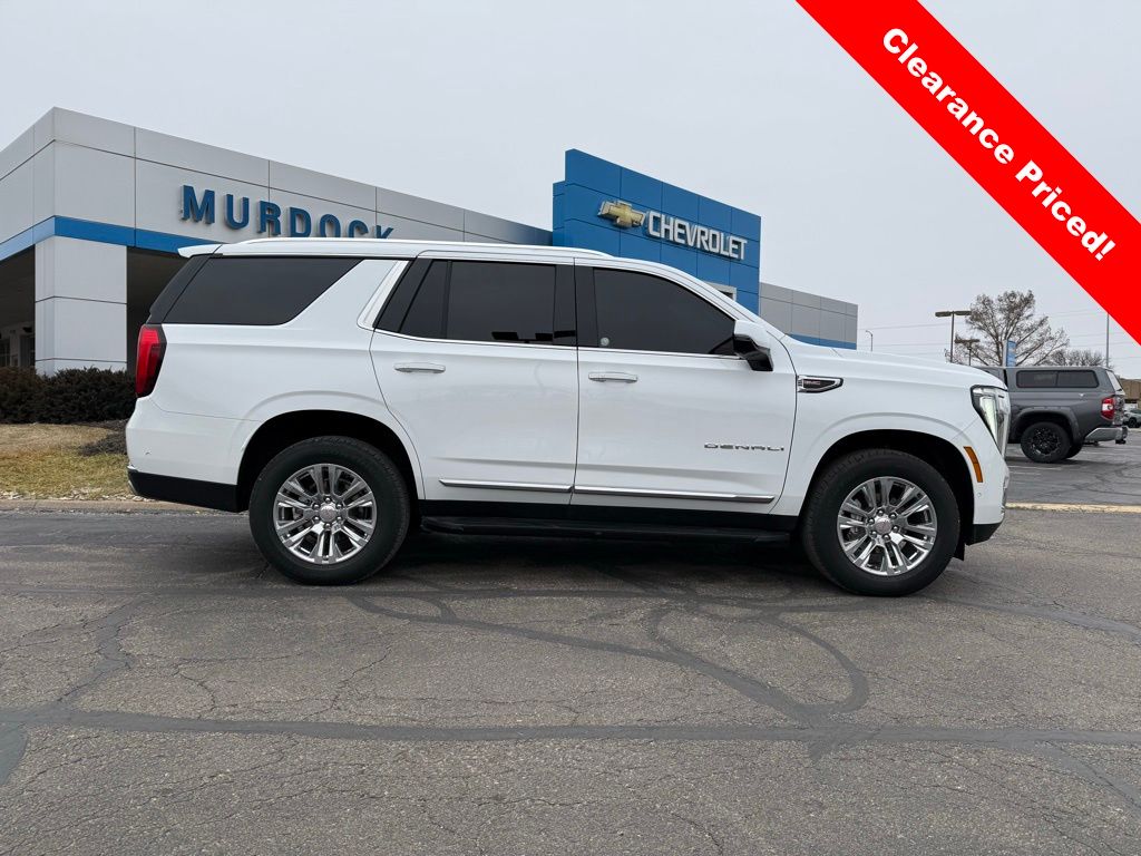 Summit White 2025 GMC Yukon SUV / Crossover Four-Wheel Drive 