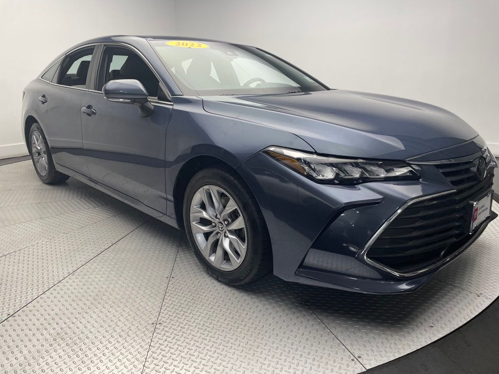 2022 Toyota Avalon XLE 3