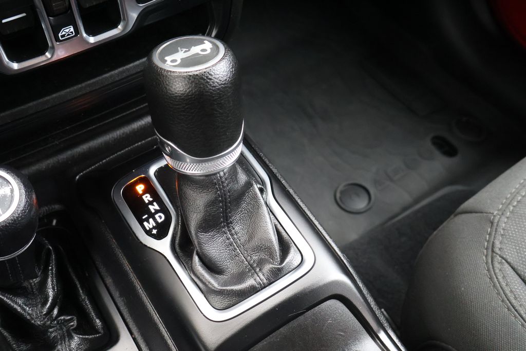 Thumbnail: 2019 Jeep Wrangler - 23