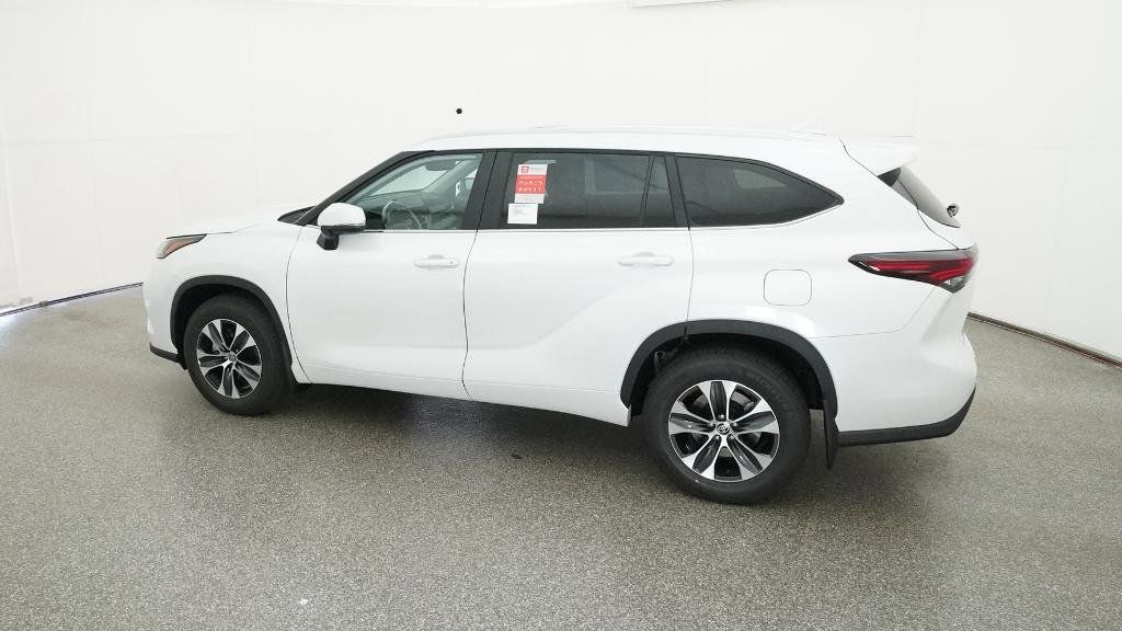 Thumbnail: 2026 Toyota Highlander - 29