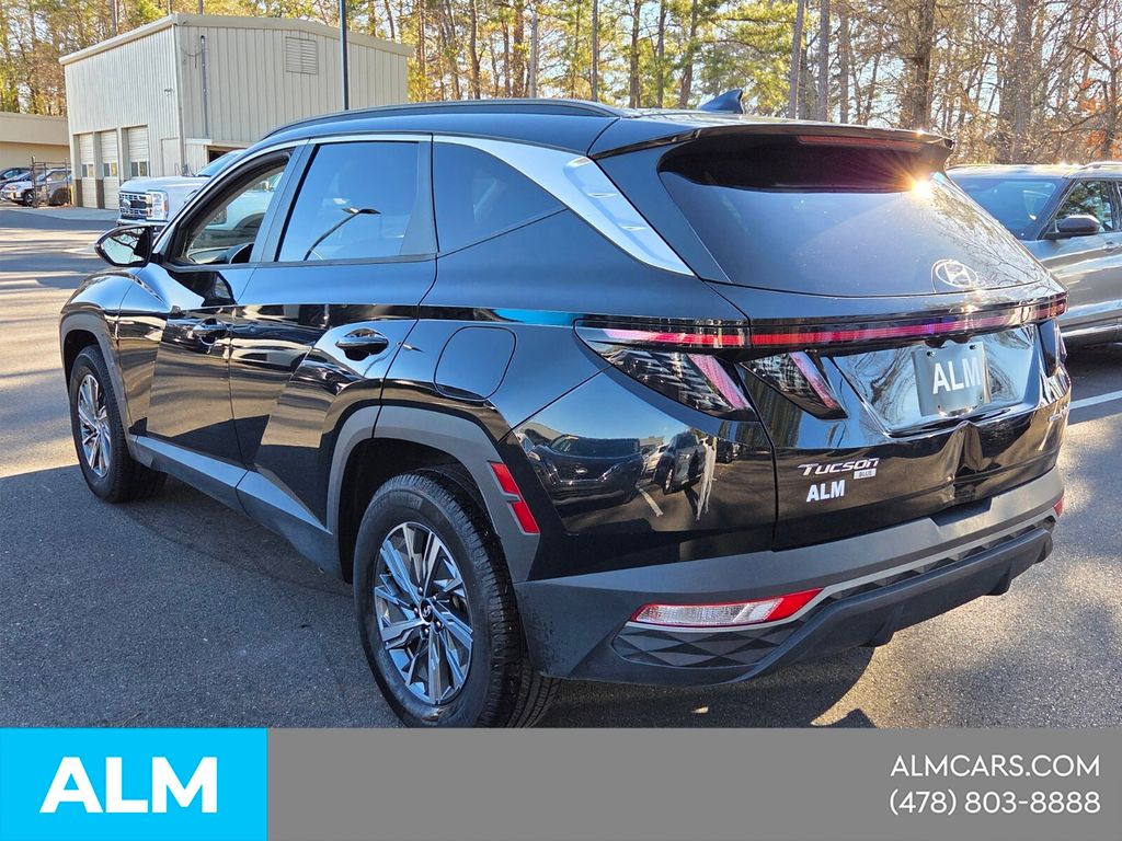 Used 2022 Black Hyundai Blue image 4