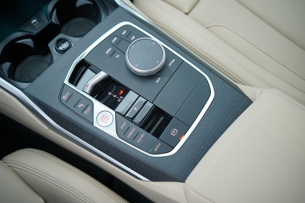 Thumbnail: 2025 BMW 3 Series - 18