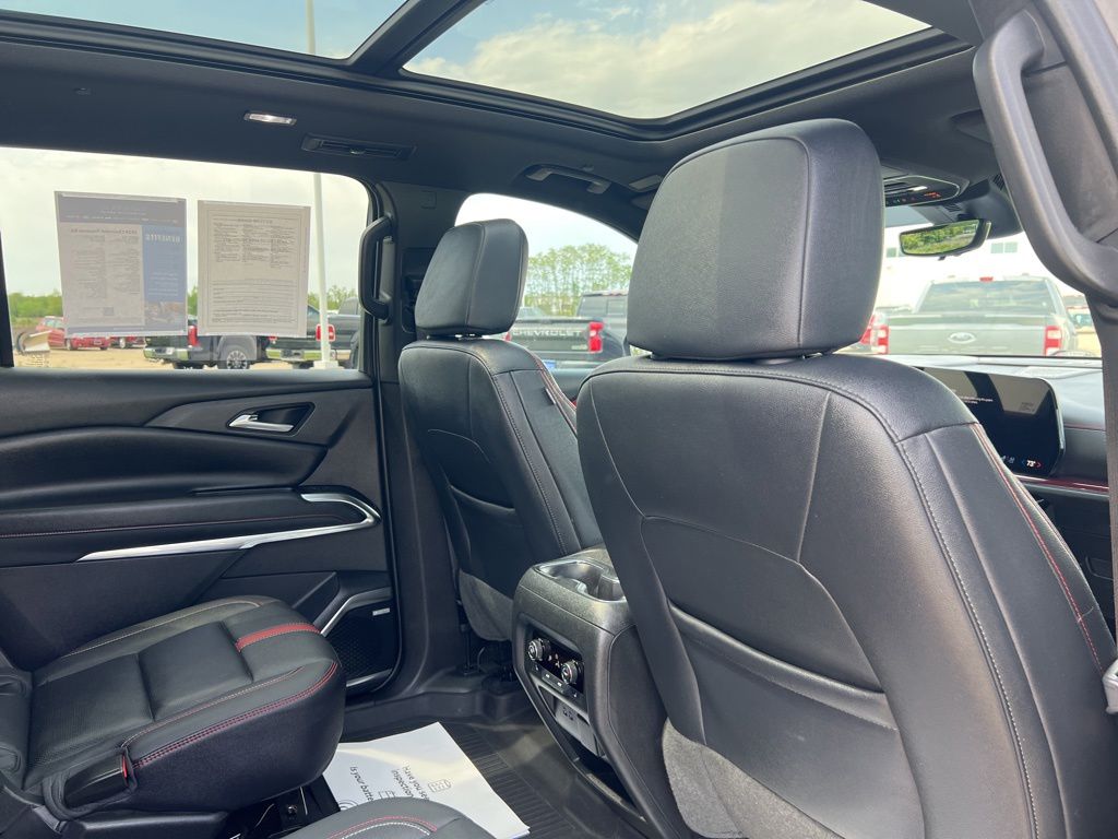 Used 2024 Chevrolet Traverse SUV