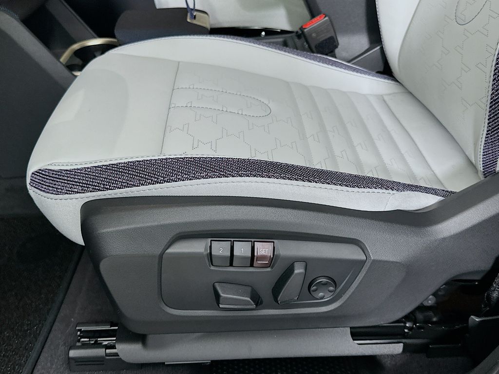 2025 MINI Cooper Countryman Base 21