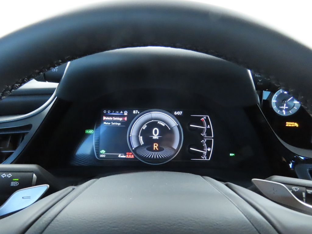 2025 Lexus ES Hybrid 300h 32