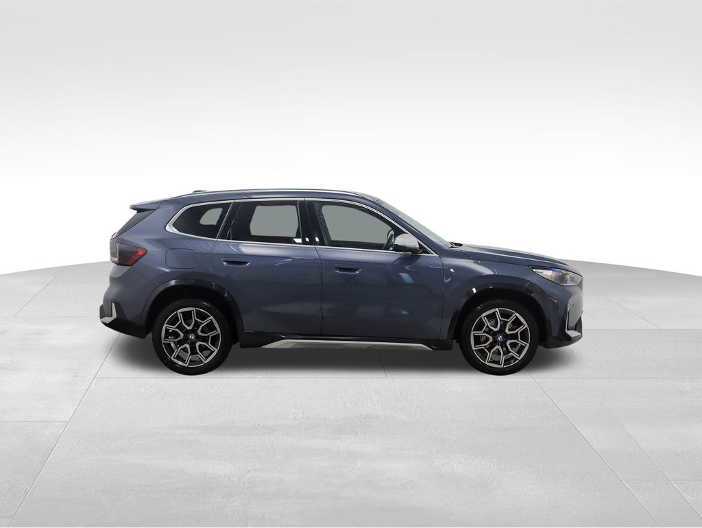 Thumbnail: 2023 BMW X1 - 6