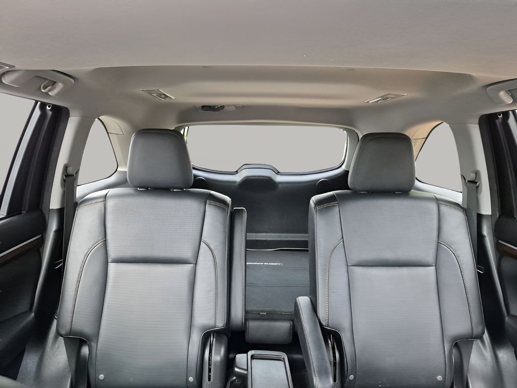 Used 2014  Toyota Limited image 44