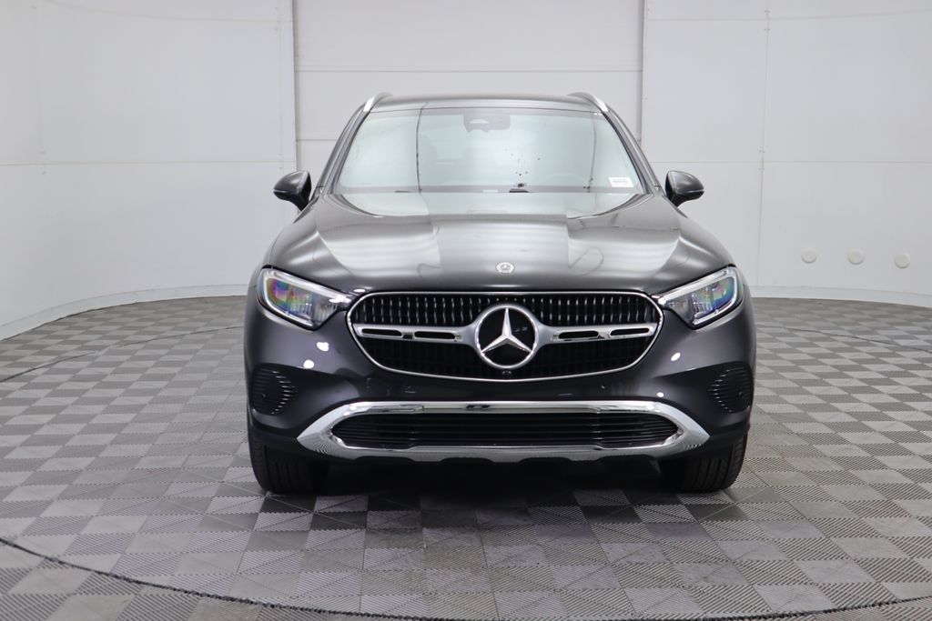 2025 Mercedes-Benz GLC 300 2