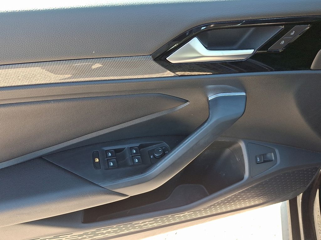 Thumbnail: 2019 Volkswagen Jetta - 12