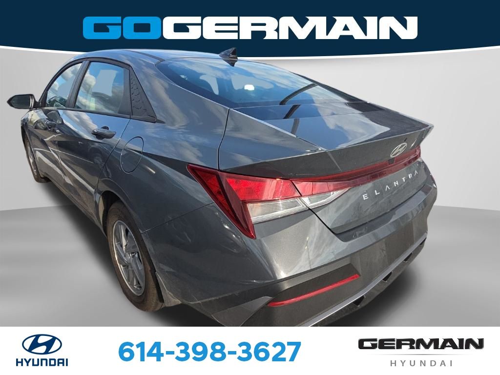 Used 2025 Gray Hyundai SE image 8