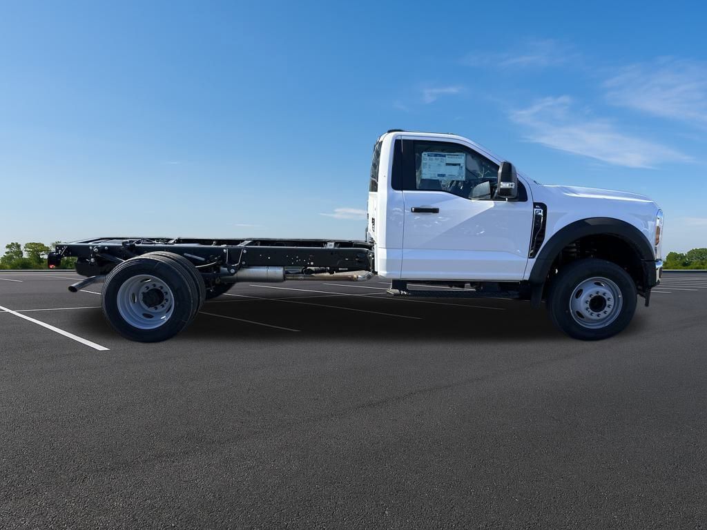 New 2025 Ford Super Duty F-600 Chassis Regular Cab (DRW) 169" Wheelbase XL