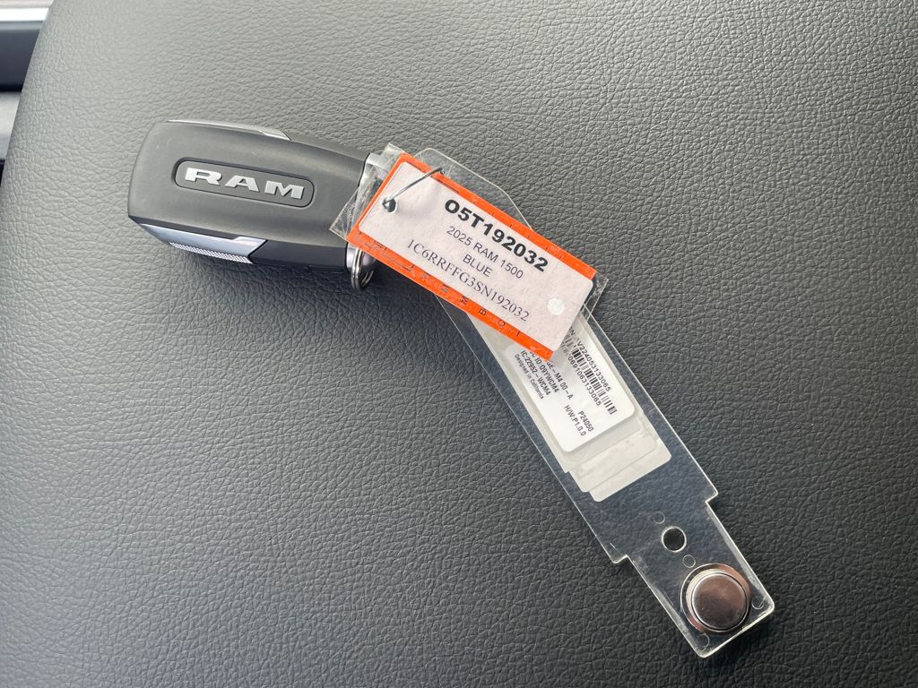 Used 2025 Blue Ram Big Horn/Lone Star image 17