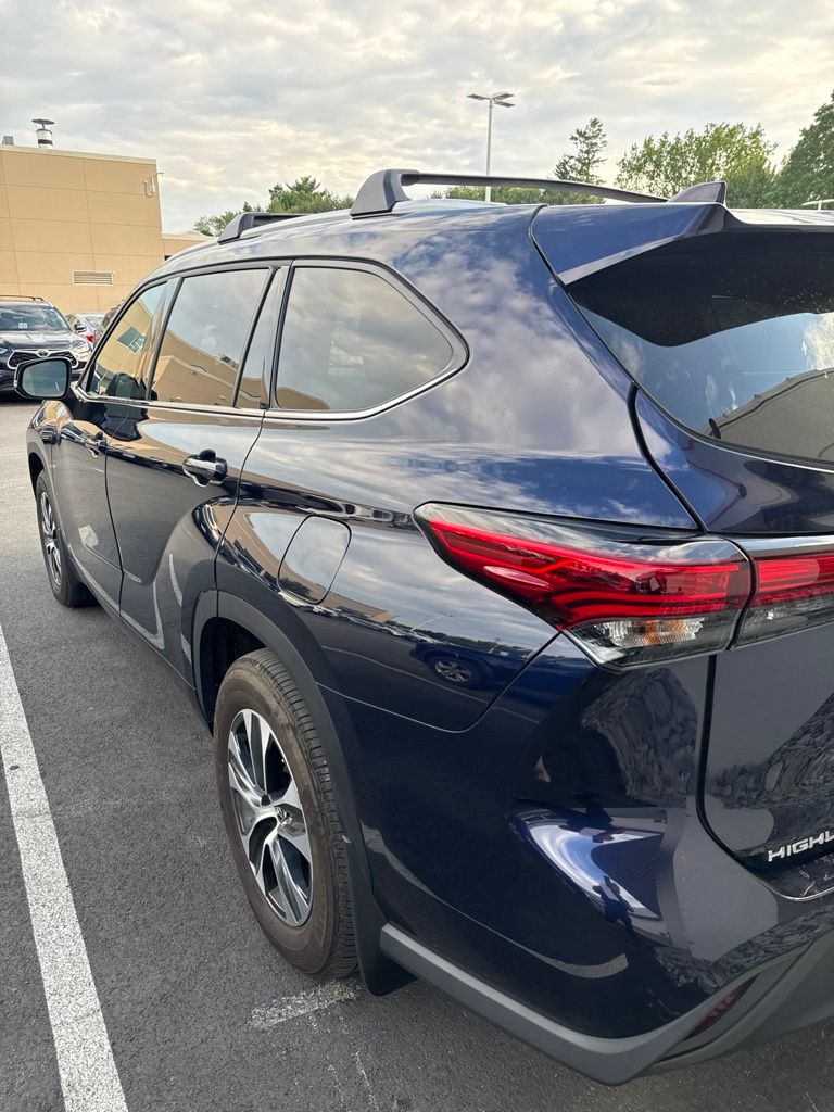 08x8 2026 Toyota Highlander XLE AWD SUV / Crossover All-Wheel Drive 8-Speed Automatic