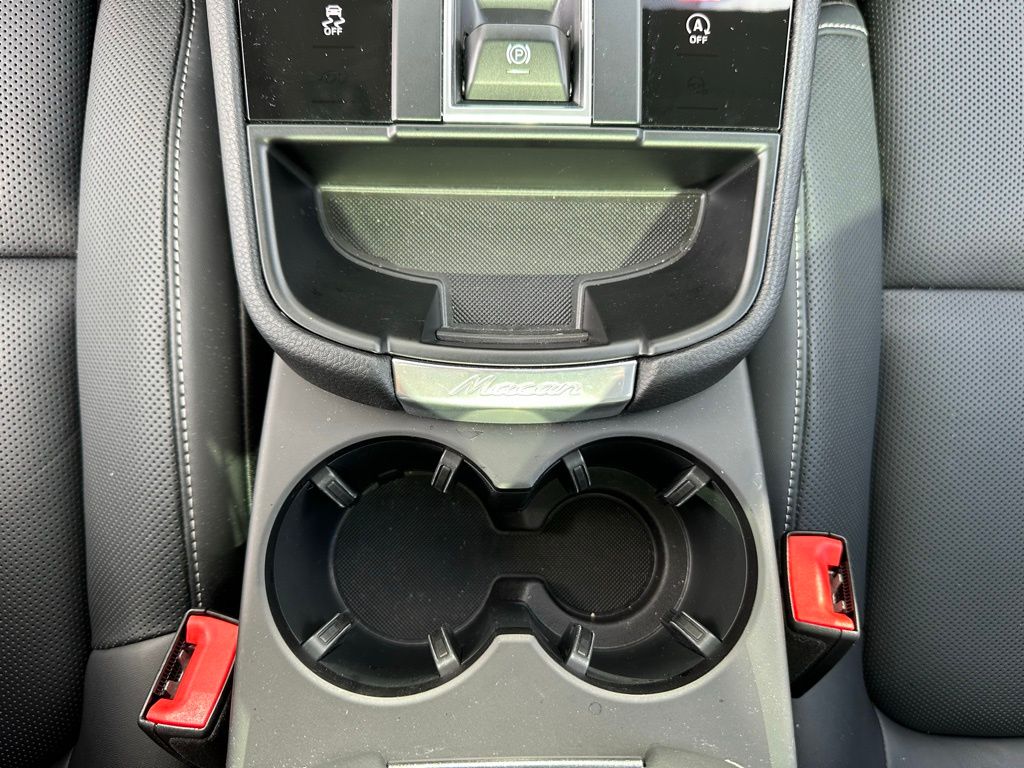 Thumbnail: 2025 Porsche Macan - 27